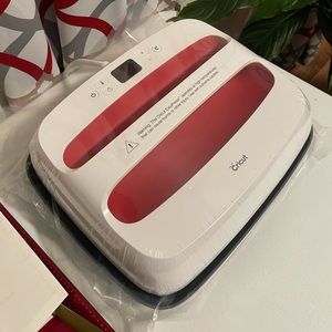 Cricket iron press “Brand New”!